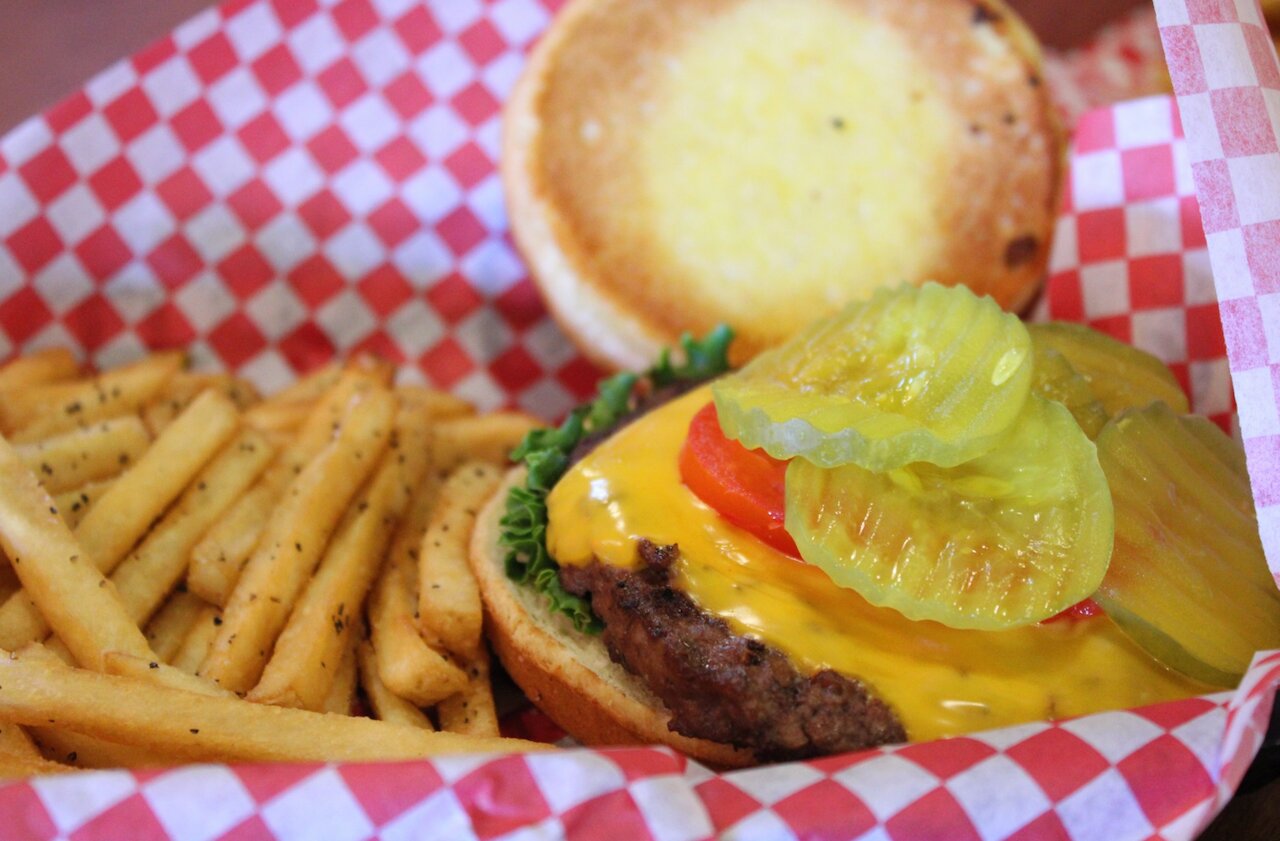 Native Grill & Wings Celebrates National Cheeseburger Day with Juicy